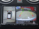装備2【アラウンドビューモニター】&rarr;衛星で車を真上から確認可能!駐車が苦手な方の強い味方!