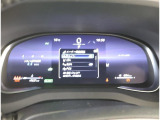 とっても見やすいメーターです。夜間時はラグジュアリーな気分にさせてくれる照明が魅力ですので、夜のドライブも楽しみになりますよ♪