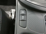 トラクションコントロールとは、すべりやすい路面での発進時や加速時にタイヤの空転を抑え、駆動力確保に貢献する機能です。詳細は販売店スタッフまでおたずねください。