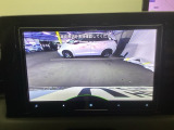 バックモニター付きで、車庫入れやバック時の後方確認をサポート。