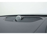 Bowers & Wilkins プレミアムオーディオシステム。可能な限り最大限リアルで臨場感溢れるサウンドを実現するために生み出され、車内のどこに座っていても、驚くほどにクリアでリアルな音楽を楽しむことができます