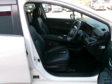 前席ヒーター付シート。冬でも快適です。