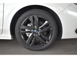 純正17インチアルミホイル/タイヤサイズは205/50R17です