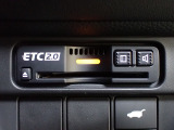 デザインスッキリのビルトイン『ETC』!高速道路の特典はもちろん、キャッシュレスなので料金所では徐行するだけで通過可能です!