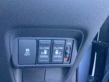 両側パワースライドドア仕様です。運転席にて操作が可能です。