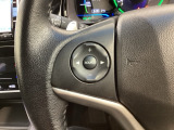 ステアリングにオーディオ操作スイッチが付いています。オーディオ画面に直接タッチしなくても操作が出来ますので、運転に集中できます。