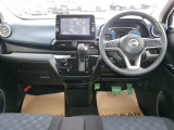 操作しやすい運転席廻り!操作パネルも使いやすい!!ドライブが楽しくなります!