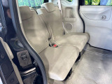 後部座席も気になるようなキズ・汚れやへたり等、大きなダメージはなく、良好な状態です。