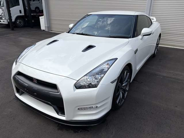 GT-R 3.8 プレミアムエディション 4WD 