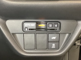 ハンドルの右側にHondaセンシング用のVSA解除スイッチとパワーテールゲートスイッチがついています。その上にはETC2.0がついています。高速道路の料金所の通過も楽々です!