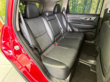 後部座席も気になるようなキズ・汚れやへたり等、大きなダメージはなく、良好な状態です。