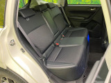 後部座席も気になるようなキズ・汚れやへたり等、大きなダメージはなく、良好な状態です。