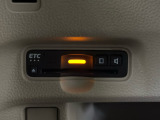 有料道路のレーン通過に便利なETC車載器を装着しています。ご利用にはセットアップが必要となります。