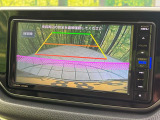 【バックカメラ】駐車時に後方がリアルタイム映像で確認できます。大型商業施設や立体駐車場での駐車時や、夜間のバック時に大活躍!運転スキルに関わらず、今や必須となった装備のひとつです!