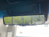 【デジタルインナーミラー】後席の大きな荷物や同乗者で後方が確認しづらい時でも安心!カメラが撮影した車両後方の映像をルームミラー内に表示。クリアな視界で状況の確認が可能です!