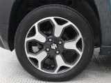 純正アルミホイールは精度が高く、走行の安定性が優れています。タイヤサイズ165/60R15