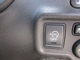 アイドリングストップ機能付です。特別な操作をしなくても、普段通りの運転をするだけで、エコドライブができる機能です。OFFボタンがありますので、必要に応じて使い分けてください。