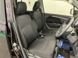 【フロントシート】さまざまな体格の方が快適に運転ができるよう配慮したシートになっております。