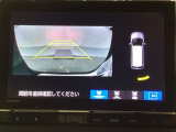 バックでの車庫入れも安心です! リアカメラが付いているバックモニター付のナビを装備しております。バンパーについているソナーや、操作線もついており距離感も画面から確認できます。