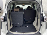 【ラゲッジスペース】リアシートを倒せばこの大容量!!ダンボールなどの大きい荷物も釣り具などの長尺物まで様々載せられそうです!!
