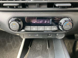 フルオートエアコン搭載。温度設定だけで、車内はいつも快適な空間を維持できます。