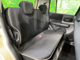 後部座席も気になるようなキズ・汚れやへたり等、大きなダメージはなく、良好な状態です。