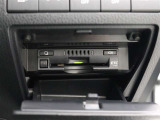 ETC車載器は、ビルトインタイプですっきり収納され、見た目も使い勝手も満足のアイテムです。