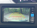 【バックカメラ】駐車時に後方がリアルタイム映像で確認できます。大型商業施設や立体駐車場での駐車時や、夜間のバック時に大活躍!運転スキルに関わらず、今や必須となった装備のひとつです!