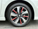 純正アルミホイール付ですので足回りもオシャレです!!