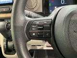 ステアリングにオーディオ操作スイッチが付いています。オーディオ画面に直接タッチしなくても操作が出来ますので、運転に集中できます。
