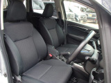 ゆったり大きくサポートも深いフロントシートです。室内はクリーニング済みです