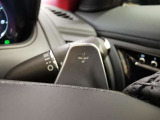 【パドルシフト】スポーツカーにある装備でステアリングから手を放すことなくシフトチェンジが可能な人気快適機能になります。