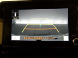 【バックモニター】・・・気になる後ろの見通しも、車庫入れに大活躍☆運転が困難な場所でも、しっかりサポート!心強い味方のモニターです♪