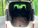普段のお買い物や通勤、送迎等に十分な荷室スペースを確保しております。セカンドシートを倒すと、大きな荷物の積載も可能です♪