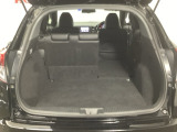 トランク荷室十分な容量あります。