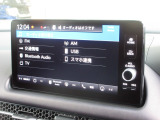 ナビゲーションはホンダコネクトディスプレイを装着しております。AM、FM、Bluetooth、フルセグTVがご使用いただけます。初めて訪れた場所でも道に迷わず安心ですね!