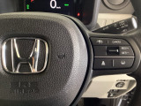 ハンドルにHondaセンシング系のクルーズコントロールやレーンキープアシストなどの操作スイッチが装備されています。ハンドルから手を離さず安全に操作できます。