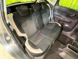 後部座席も気になるようなキズ・汚れやへたり等、大きなダメージはなく、良好な状態です。