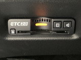 ハンドルの左下にETC2.0がついています。高速道路の料金所の通過も楽々です。 カードの取り出しもしやすい場所についています。
