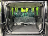 普段のお買い物や通勤、送迎等に十分な荷室スペースを確保しております。セカンドシートを倒すと、大きな荷物の積載も可能です♪