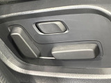 【パワーシート】スイッチ一つで簡単にシートの微調整が可能!電動だから力もいりません!快適なシートポジションにセットして、快適なドライブをお楽しみください。