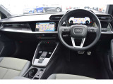 Audiのインテリアはエクステリア同様、優れたデザイン性とクオリティ、そして機能性を兼ね備えております。