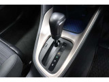 従来のATに比べ変速ショックの少ないCVT。シフトの操作はAT車と同じです。