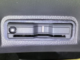 ビルトインタイプの【ETC】で見た目もスッキリ。高速道路の利用にとても便利です。