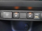 快適温熱シート(運転席・助手席)が装備され快適なドライブをサポートします。