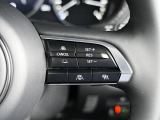 前走車両の速度に合せて、自車の速度を調整できる「MRCC(マツダレーダークルーズコントロール)」を装備しています。