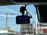 ミルモアイ製ドライブレッコーダー装着車です。