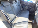 後部座席も気になるようなキズ・汚れやへたり等、大きなダメージはなく、良好な状態です。