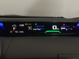 メータは先進的なデジタルメーターを採用!ゆっくりと数字が動くのでとても見やすく表示されます!続可能距離等の情報やHonda SENSINGの注意・警告も表示します!