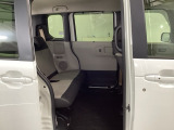 リア席ゆったり乗れます。